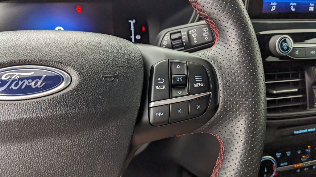 Certified 2024 Ford Escape ST-Line w/ Cold Weather Package FWD image 33