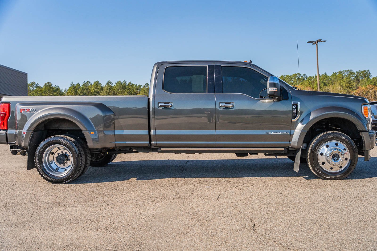 Certified 2019 Ford F450 Platinum w/ Platinum Ultimate Package image 6
