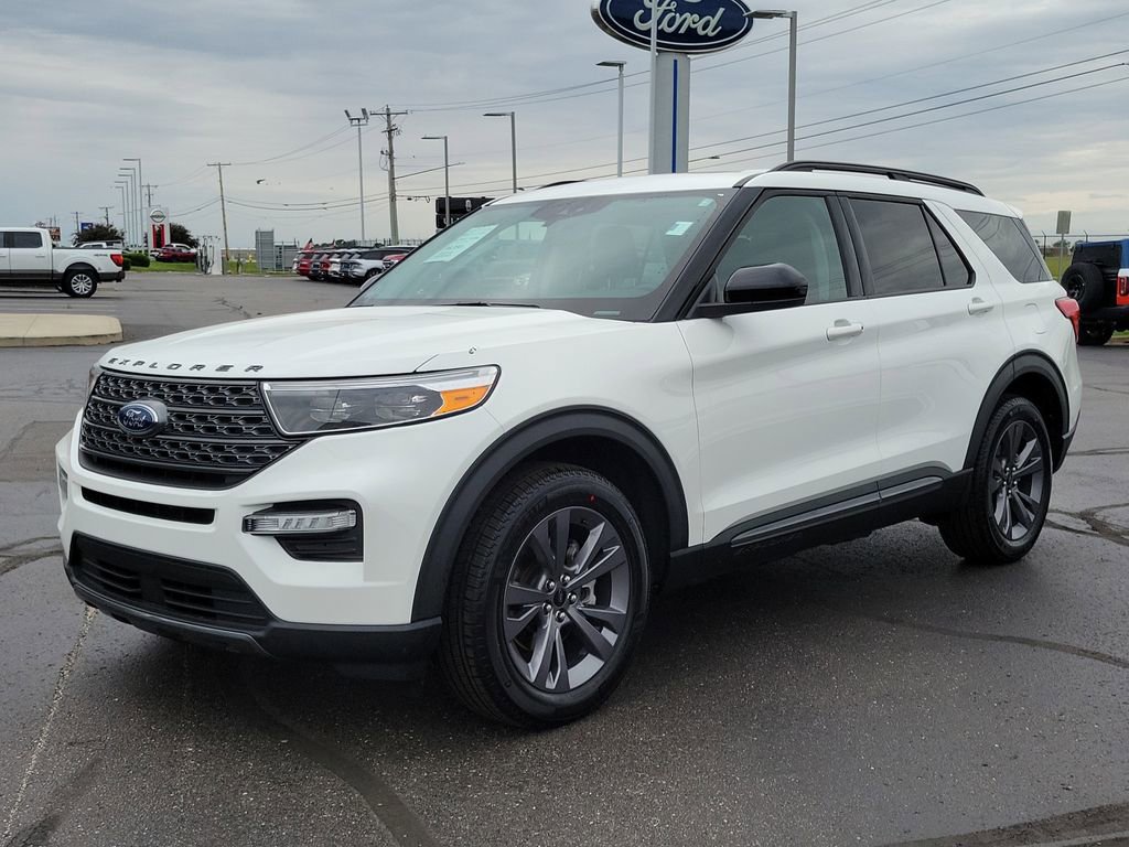 Certified 2023 Ford Explorer XLT w/ Equipment Group 202A AWD/4WD image 7
