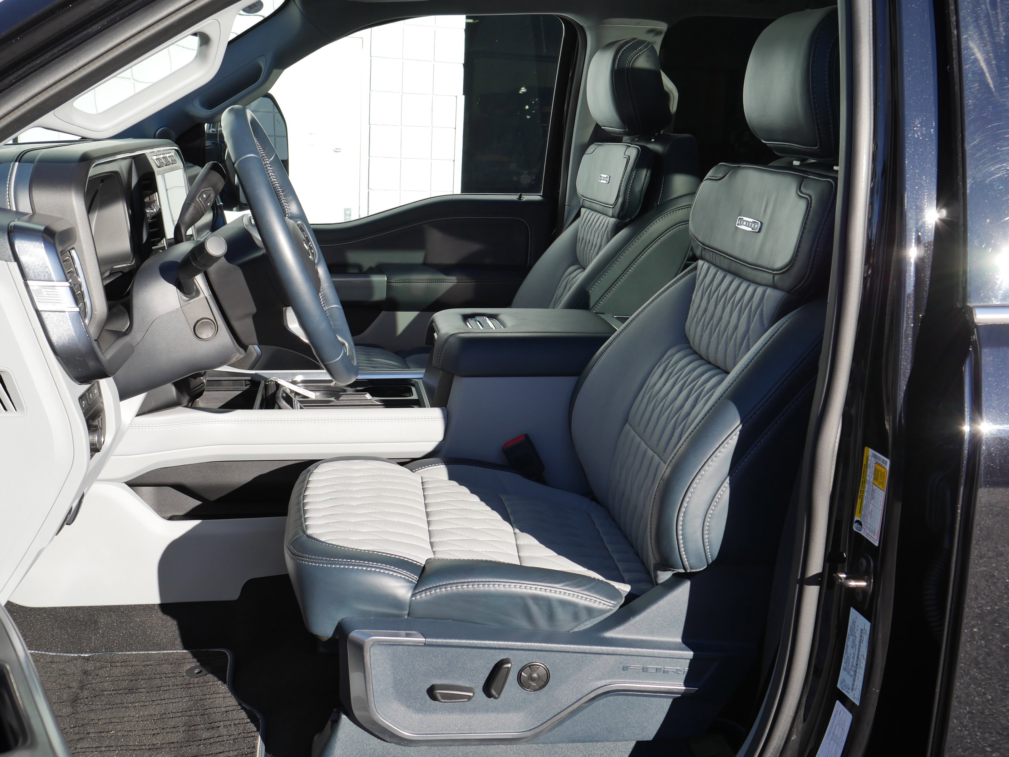 Certified 2024 Ford F350 Limited w/ FX4 Off-Road Package image 9