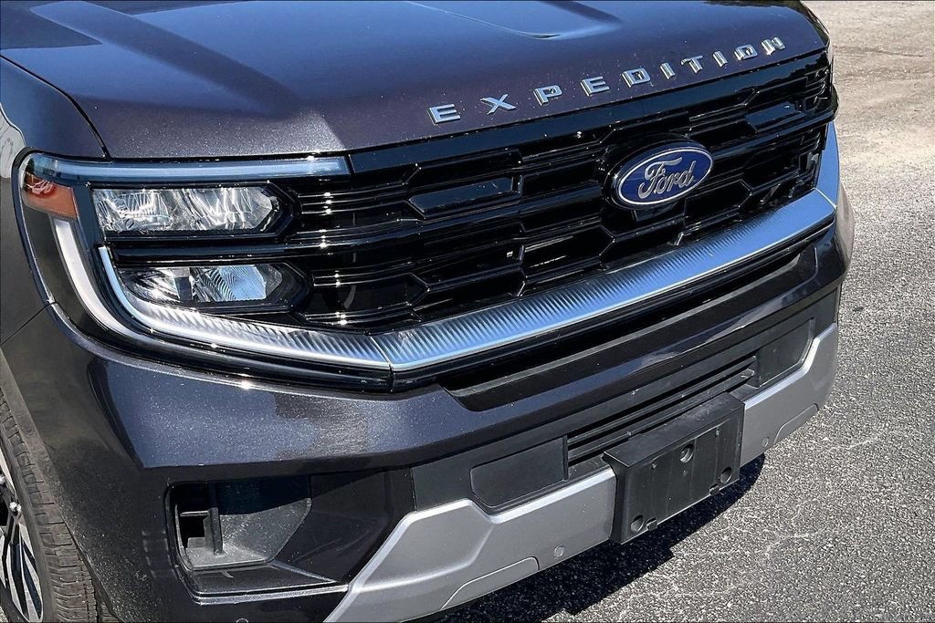 Certified 2025 Ford Expedition Platinum w/ Driver's Package AWD/4WD image 28
