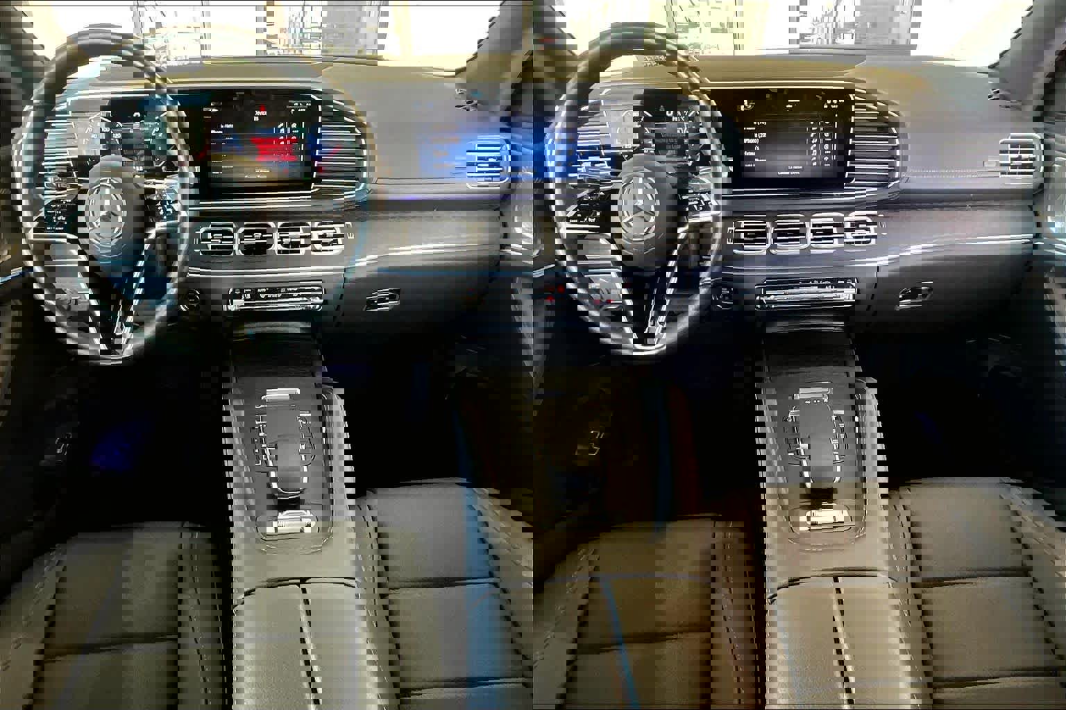 Used 2025 Mercedes-Benz GLS 450 4MATIC image 15