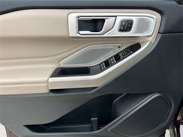 Certified 2022 Ford Explorer Limited w/ Limited Technology Package image 31