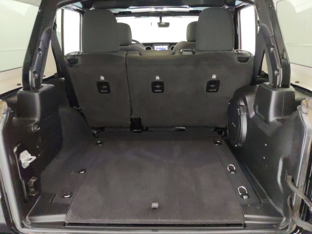 Used 2023 Jeep Wrangler Unlimited Sport AWD/4WD image 18