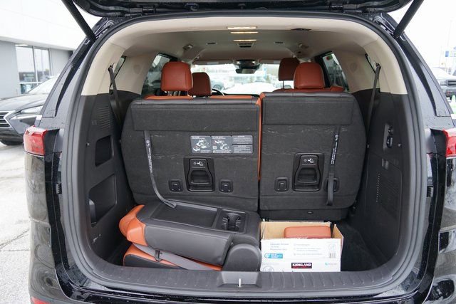 Used 2024 Kia Carnival SX image 7