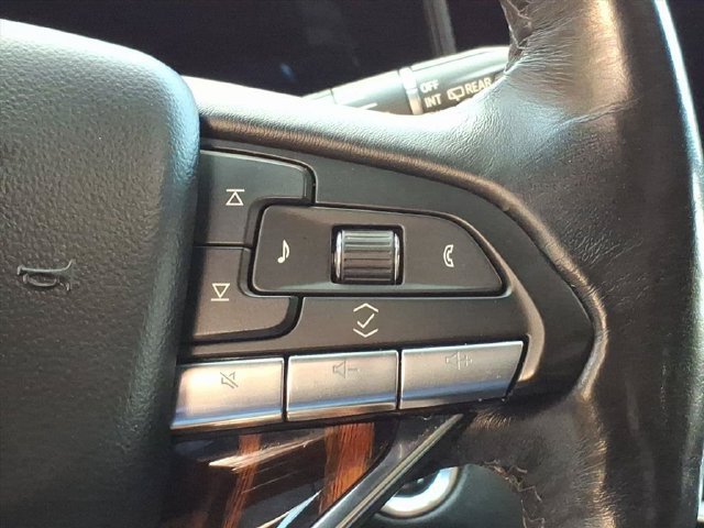 Used 2023 Cadillac Escalade Premium Luxury w/ Performance Package AWD/4WD image 24
