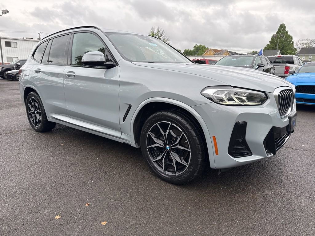 Used 2024 BMW X3 xDrive30i w/ Premium Package AWD/4WD image 3