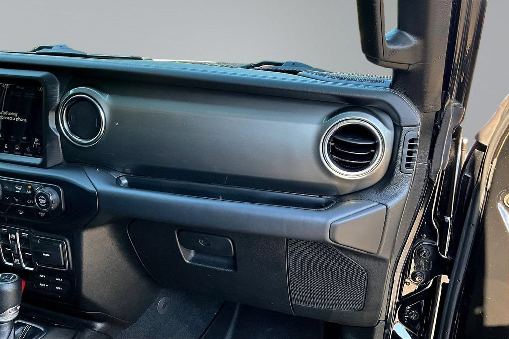 Used 2019 Jeep Wrangler Unlimited Sahara AWD/4WD image 29