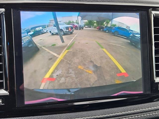 Used 2023 Chrysler Pacifica Touring-L FWD image 14