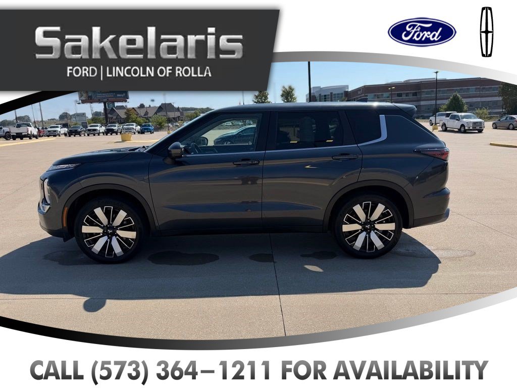 Used 2025 Mitsubishi Outlander AWD image 8