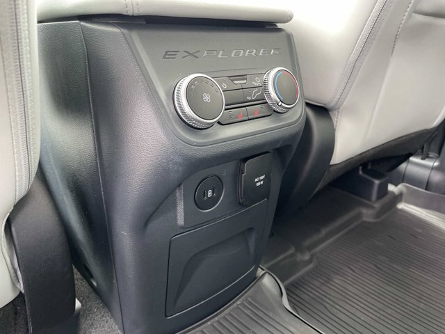 Certified 2025 Ford Explorer Platinum w/ Ultimate Package AWD/4WD image 16
