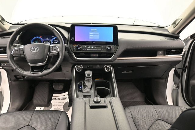 Used 2024 Toyota Grand Highlander AWD image 17
