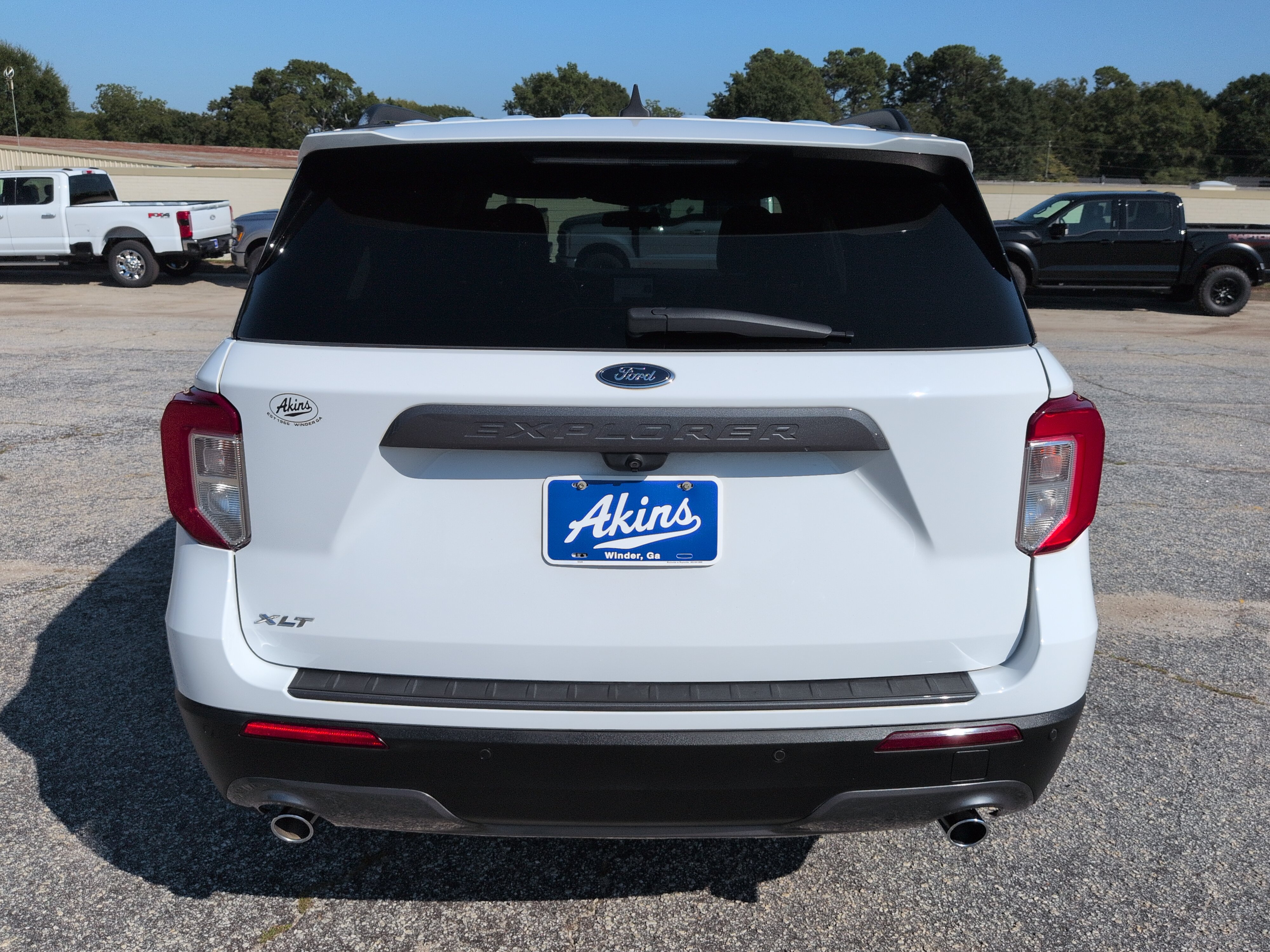 Certified 2021 Ford Explorer XLT w/ Equipment Group 202A RWD image 4