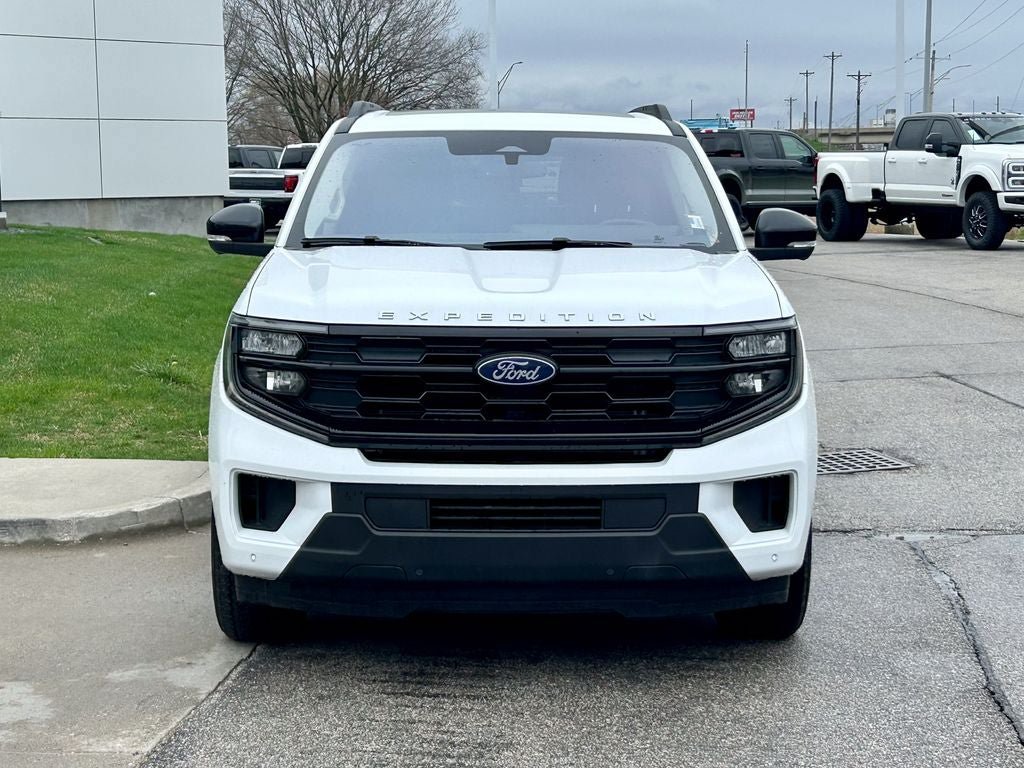 Certified 2025 Ford Expedition Active AWD/4WD image 8