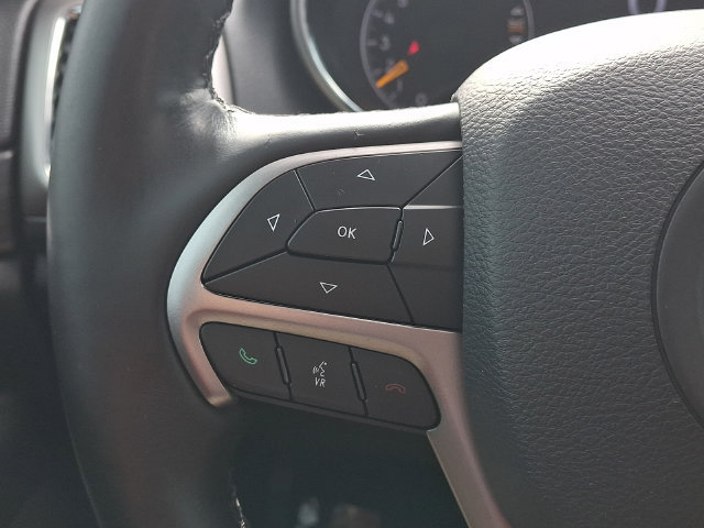 Used 2020 Jeep Grand Cherokee Altitude AWD/4WD image 21