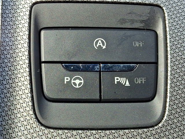 Certified 2021 Ford Edge Titanium w/ Equipment Group 301A image 21