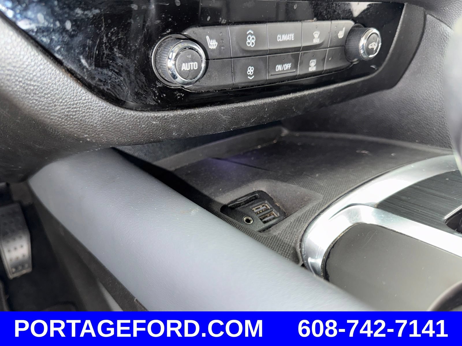 Used 2021 Buick Enclave Essence FWD image 19
