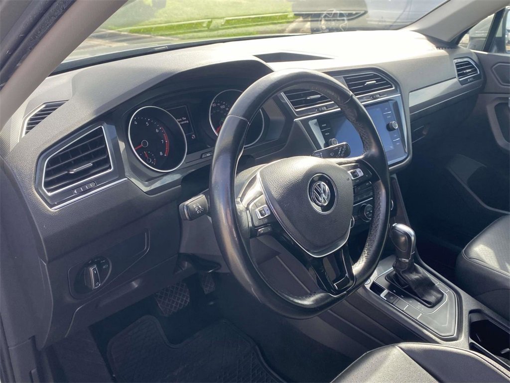 Used 2019 Volkswagen Tiguan SE image 18