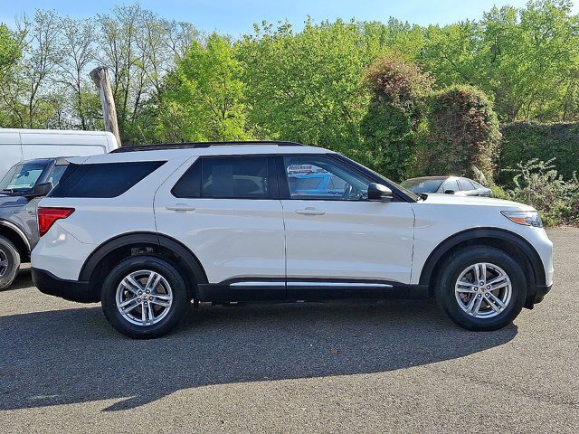 Certified 2022 Ford Explorer XLT w/ Equipment Group 202A AWD/4WD image 6