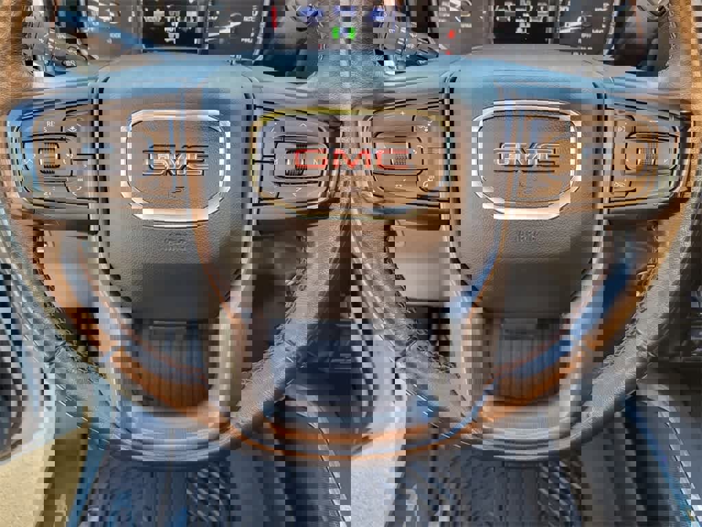 Used 2020 GMC Sierra 1500 AT4 w/ Technology Package image 18