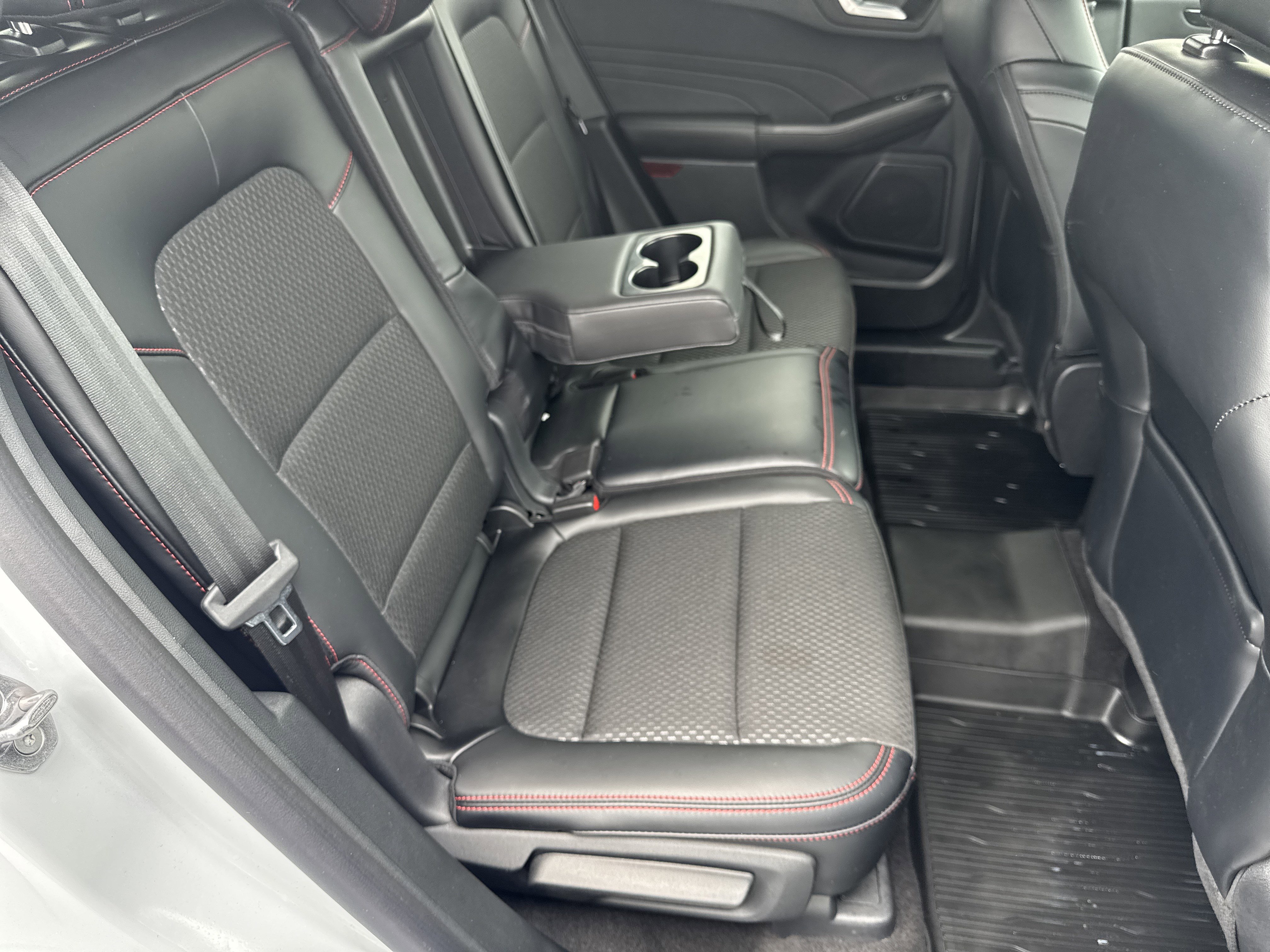 Certified 2025 Ford Escape ST-Line w/ Tech Pack #1 FWD image 18