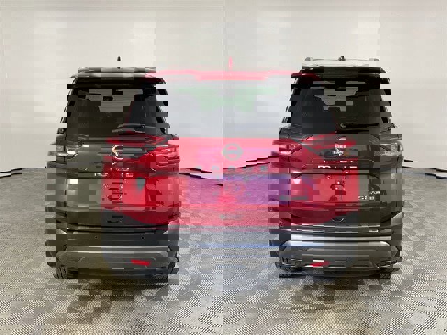 Used 2022 Nissan Rogue SL w/ SL Premium Package image 3