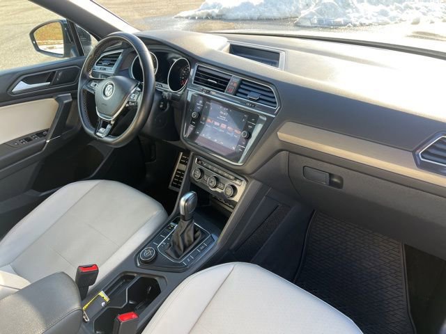 Used 2020 Volkswagen Tiguan SE R-Line image 37