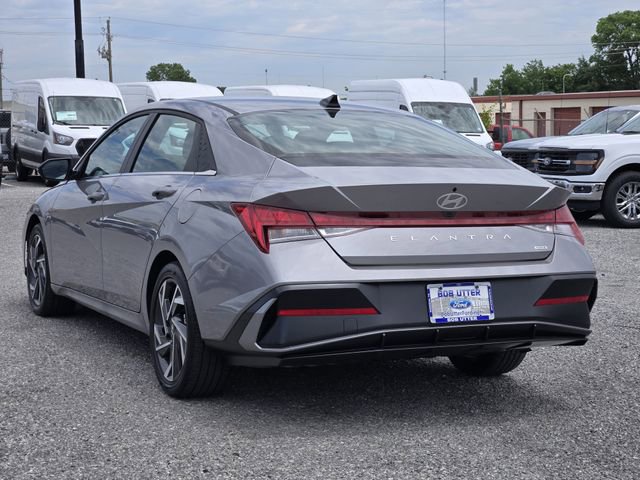 Used 2025 Hyundai Elantra Limited FWD image 5