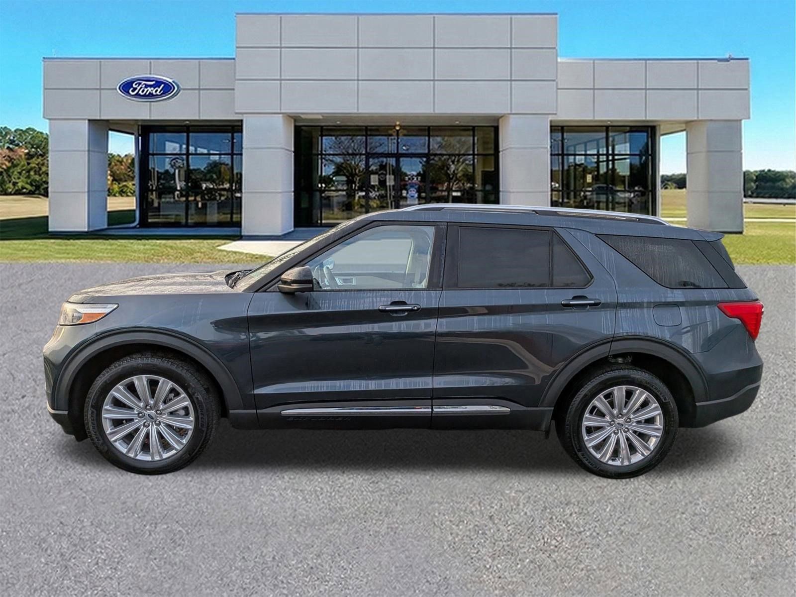 Certified 2023 Ford Explorer Limited w/ Limited Technology Package image 2