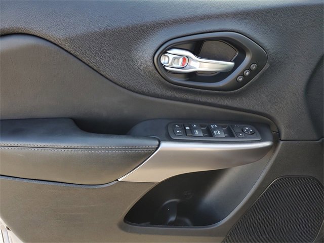 Used 2022 Jeep Cherokee Limited image 10