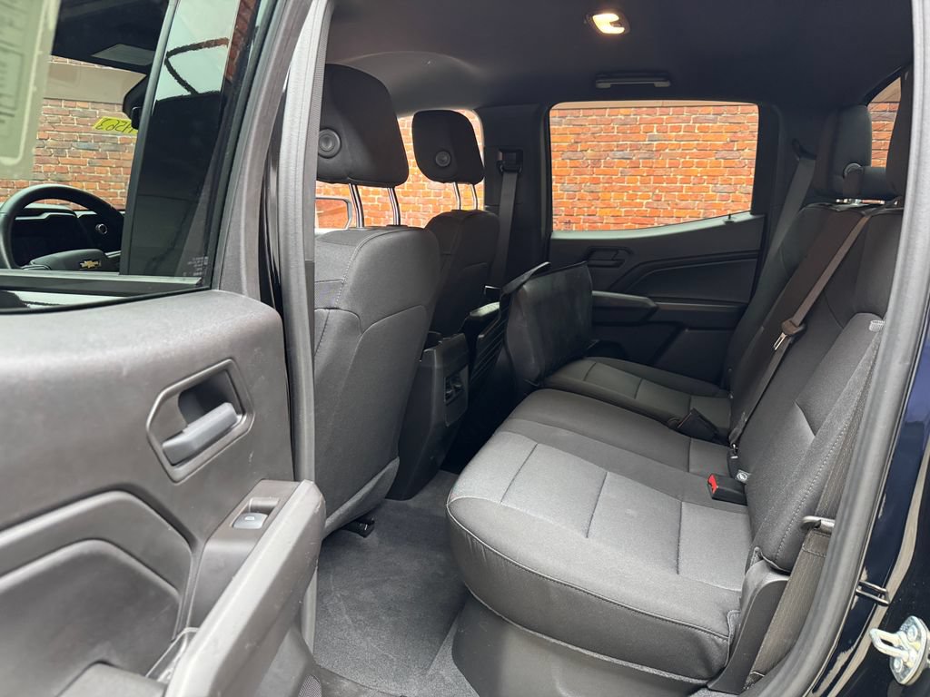 Used 2025 Chevrolet Colorado W/T AWD/4WD image 23