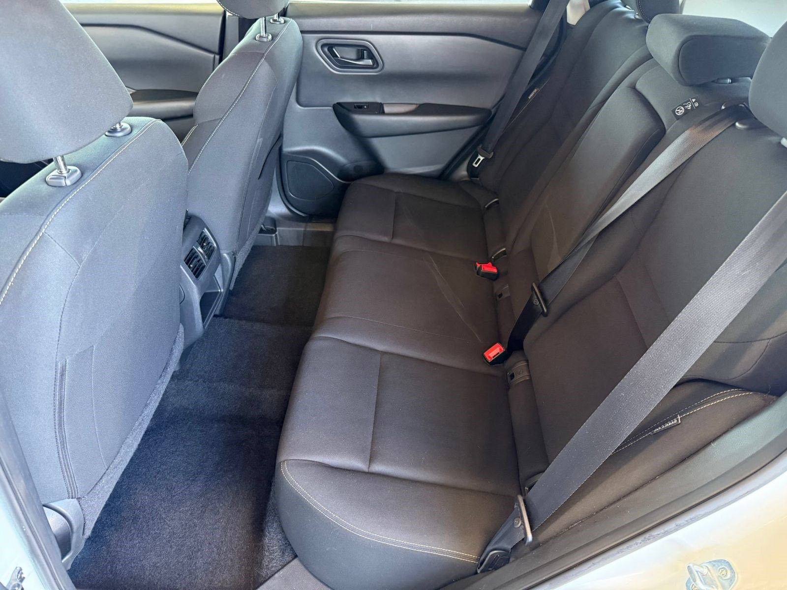 Used 2024 Nissan Rogue S FWD image 26