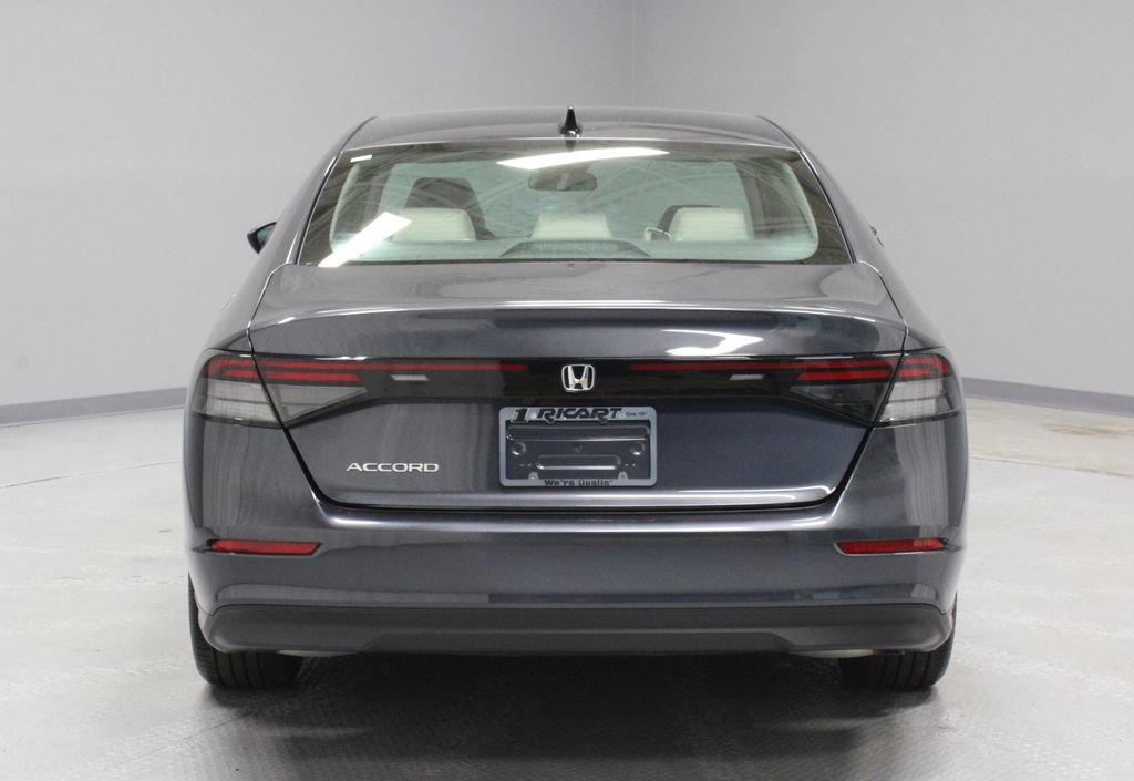 Used 2025 Honda Accord SE image 9