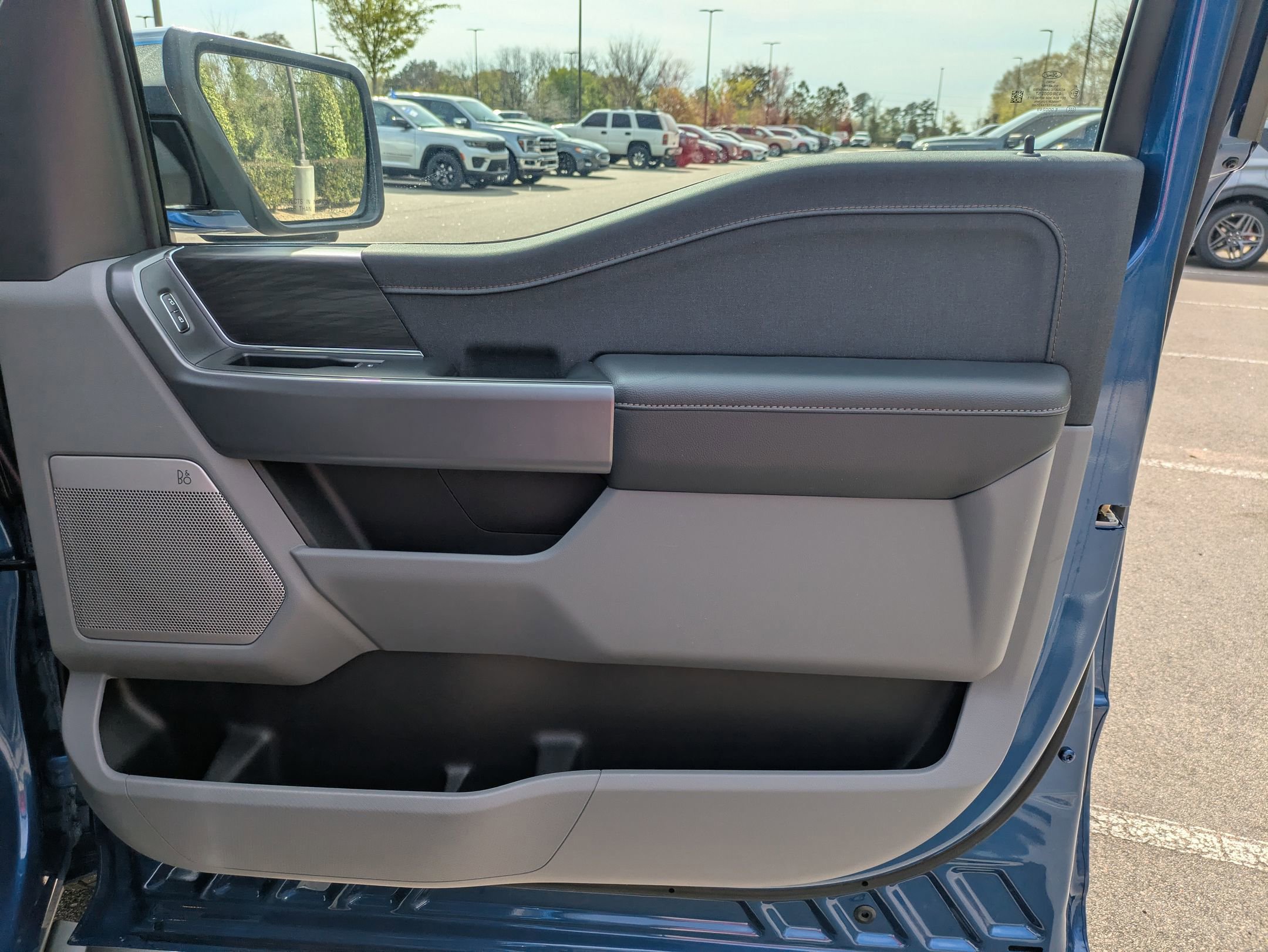 Certified 2025 Ford F150 Lariat w/ Equipment Group 501A Mid image 45