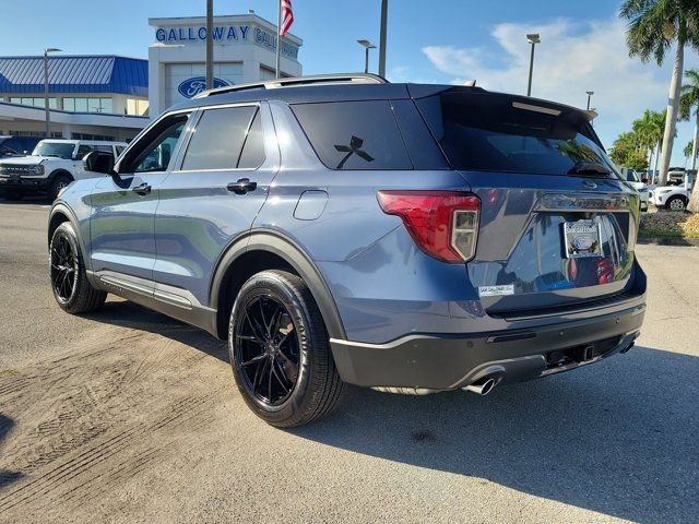 Certified 2021 Ford Explorer XLT w/ Equipment Group 202A RWD image 4