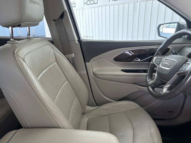 Used 2020 GMC Terrain Denali w/ Denali Premium Package FWD image 16
