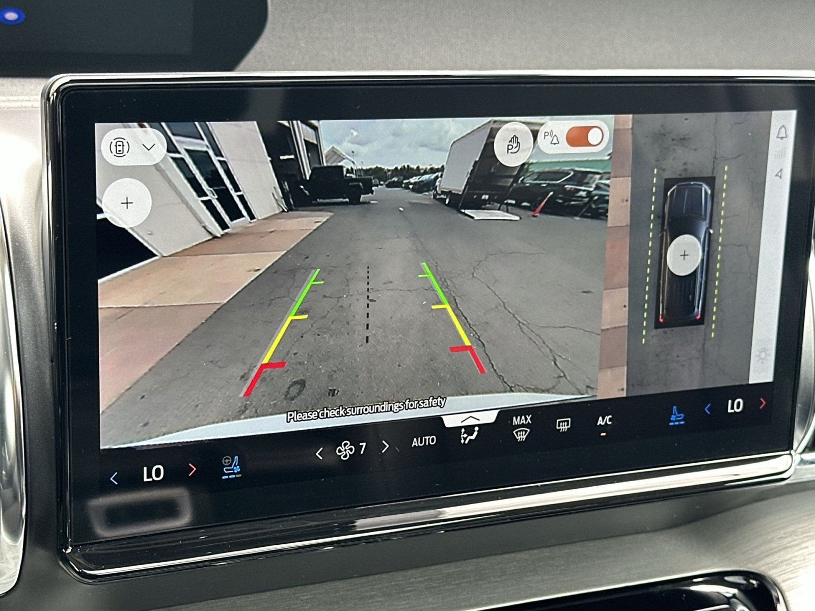Certified 2025 Ford Expedition Max Platinum AWD/4WD image 27