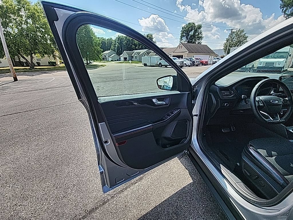 Certified 2023 Ford Escape ST-Line AWD/4WD image 23