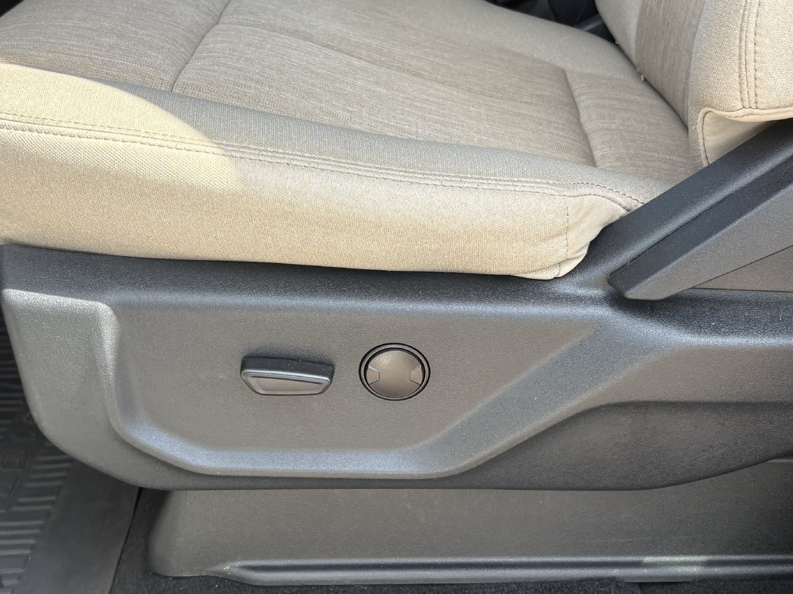 Certified 2024 Ford Expedition Max XLT RWD image 26