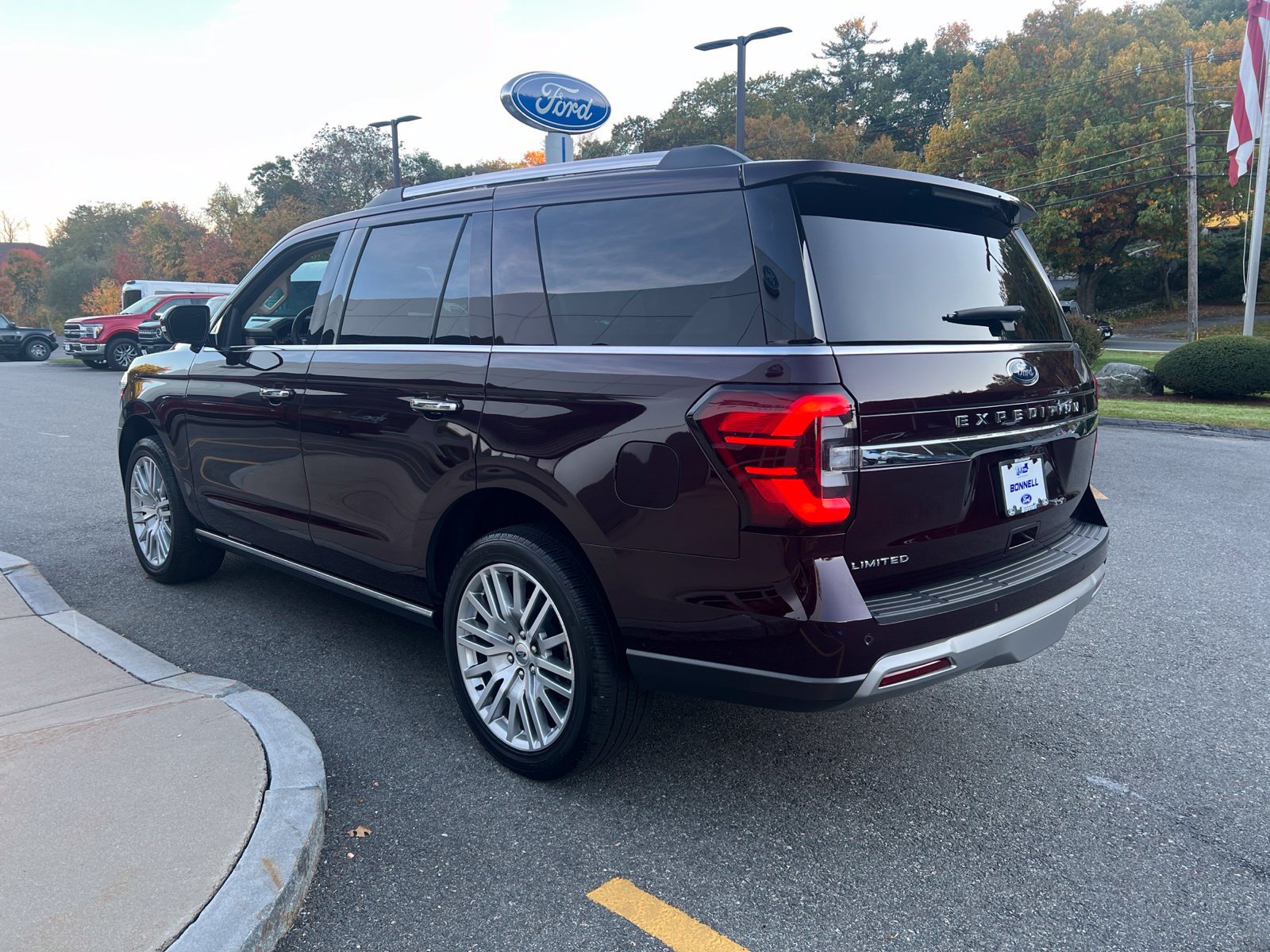 Certified 2024 Ford Expedition Limited AWD/4WD image 5