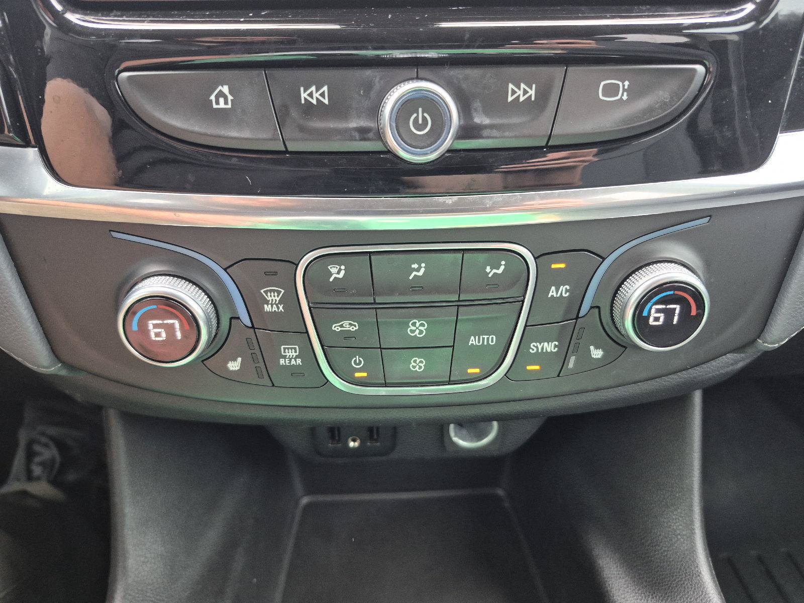 Used 2019 Chevrolet Traverse LT w/ LT Premium Package FWD image 6
