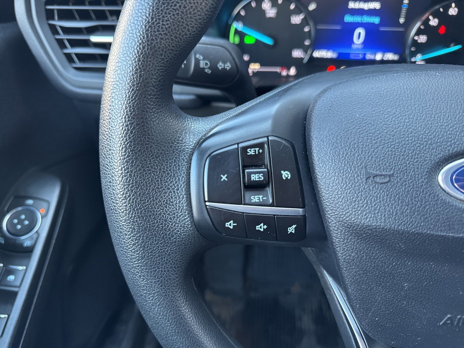 Certified 2022 Ford Escape SE image 31