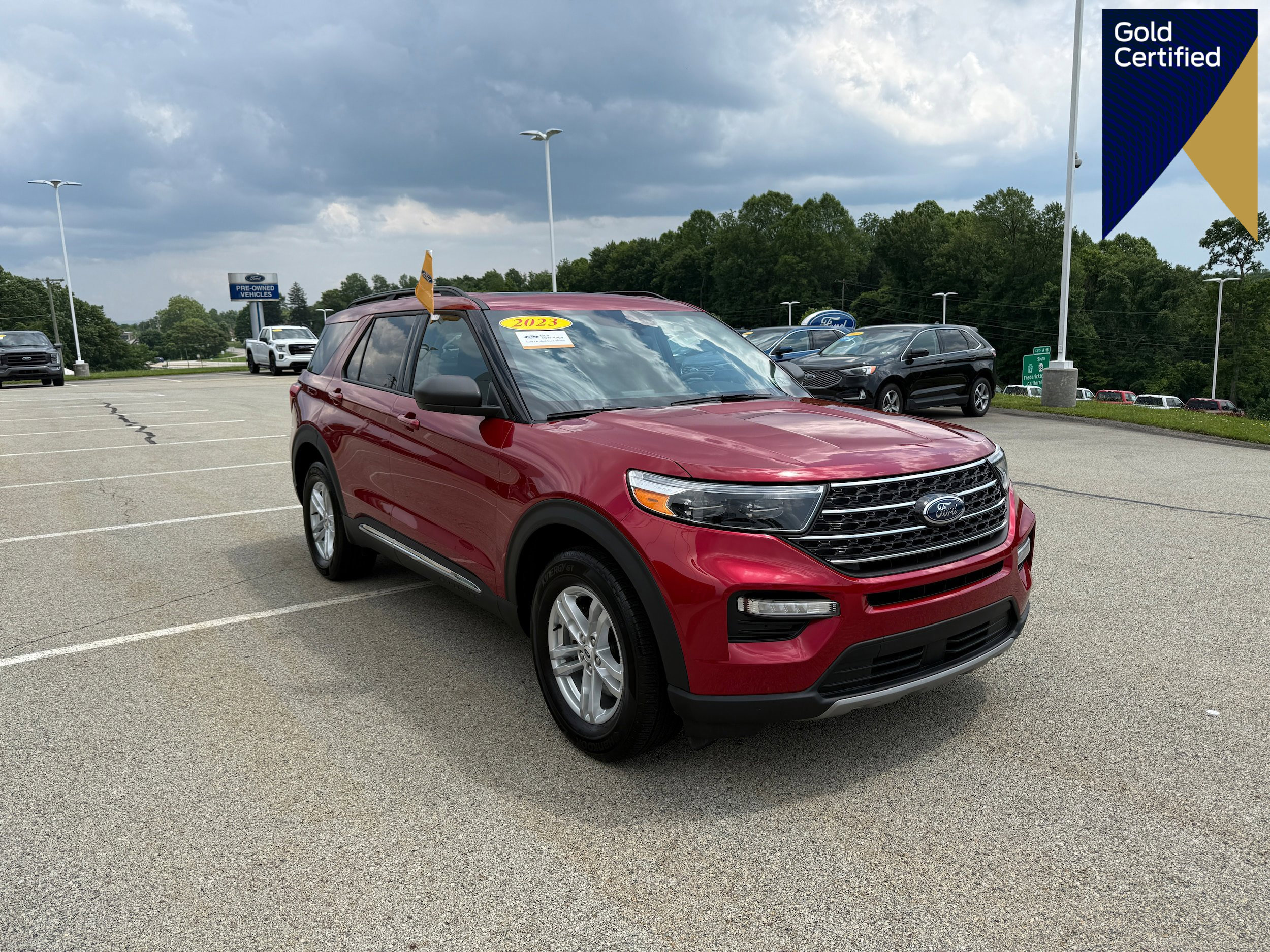 Certified 2023 Ford Explorer XLT w/ Equipment Group 202A image 1