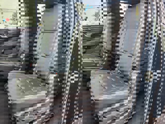 Used 2021 Chevrolet Suburban LT image 15