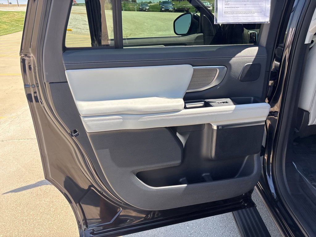 Certified 2025 Ford Expedition Max Platinum w/ Driver's Package AWD/4WD image 29