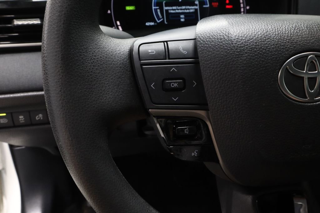 Used 2025 Toyota Camry LE FWD image 27