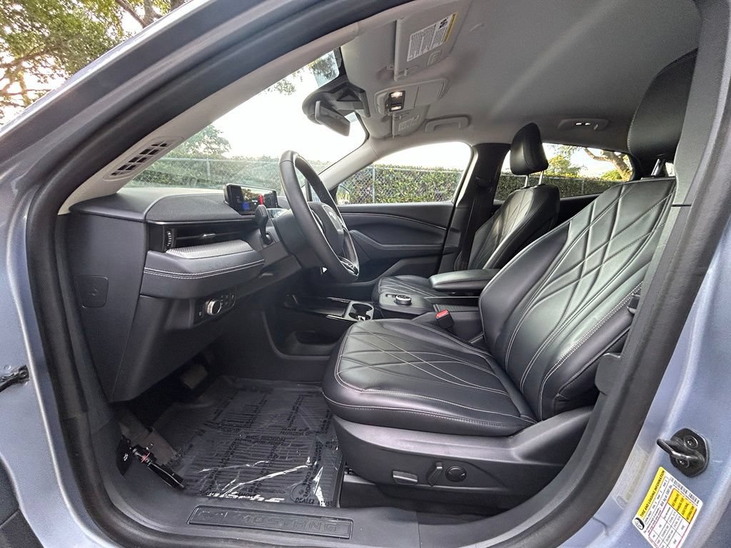 Certified 2022 Ford Mustang Mach-E Select w/ Comfort/Technology Package RWD image 9