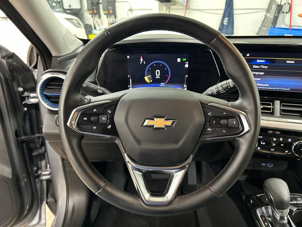 Used 2024 Chevrolet Trax LT w/ Driver Confidence Package FWD image 15