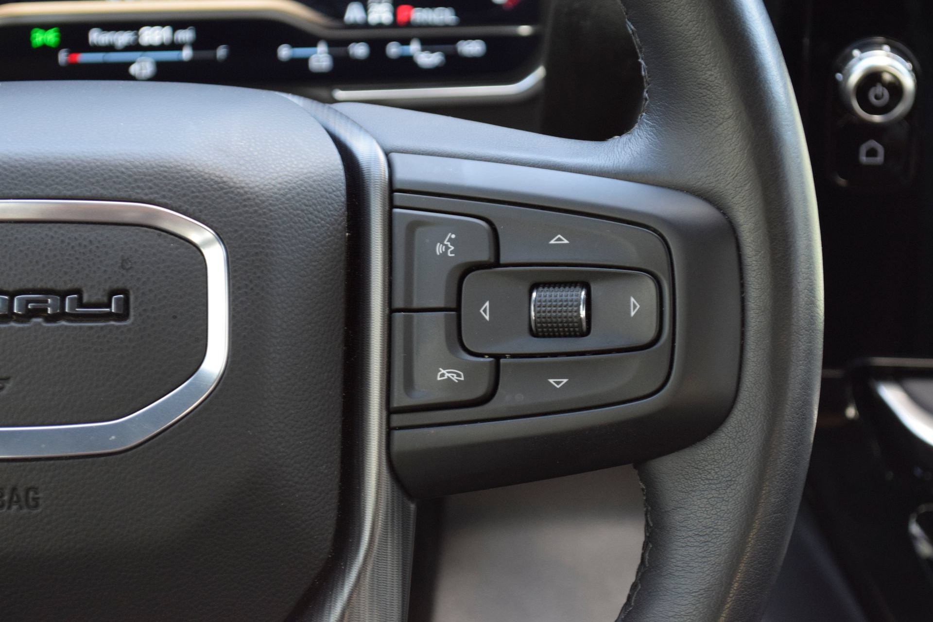 Used 2024 GMC Sierra 2500 Denali Ultimate w/ Max Trailering Package AWD/4WD image 9