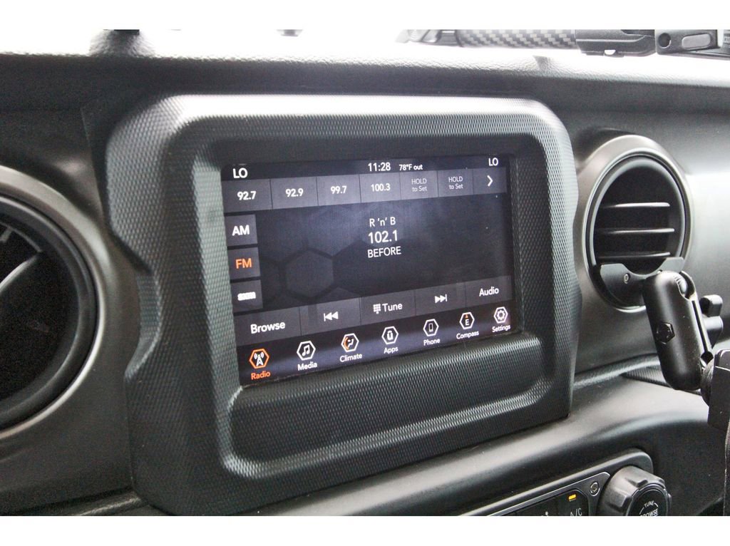 Used 2022 Jeep Wrangler Unlimited Sport AWD/4WD image 19
